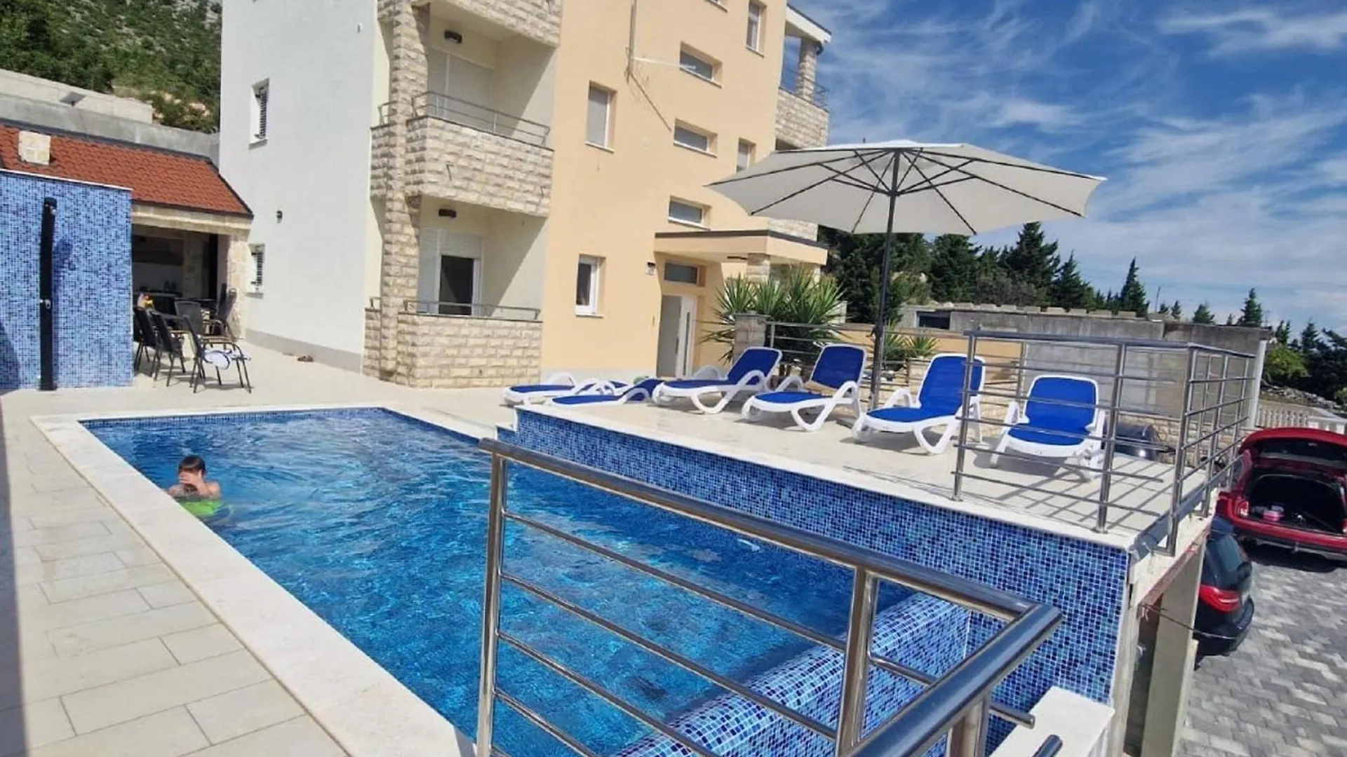Apartment With Swimming Pool And Sea View Starigrad Paklenica