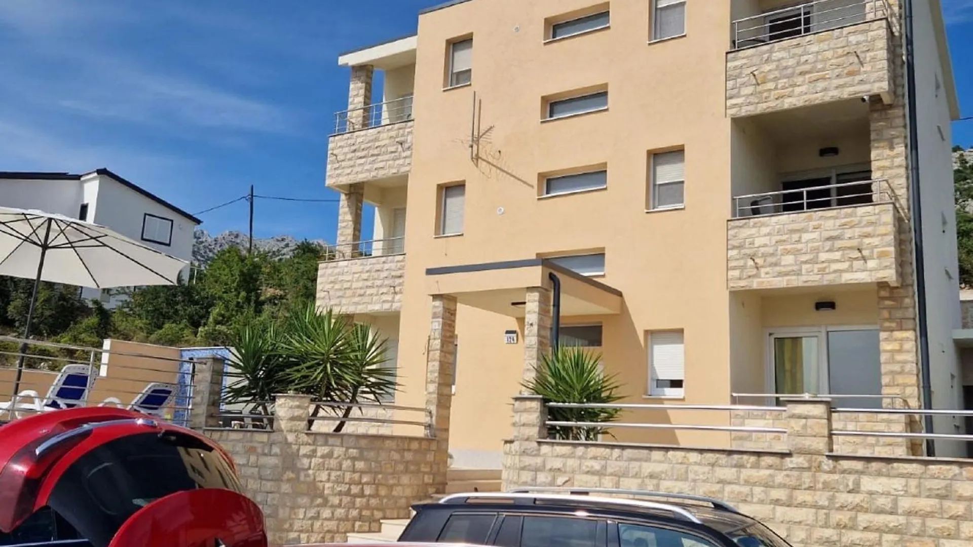 Apartment With Swimming Pool And Sea View Starigrad Paklenica